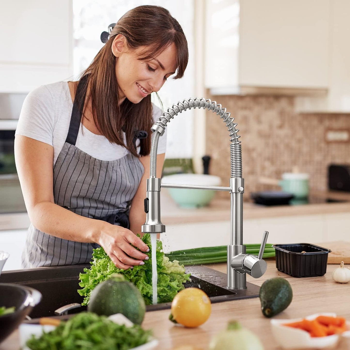 Kitchen faucet, kitchen mixer tap with 360° swivel high-arch sink spray, 2-mode pull-out spray, polished chrome